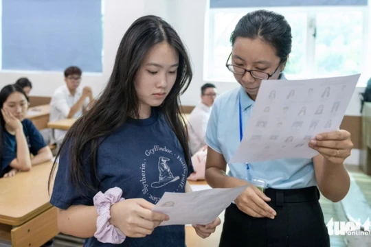 Hiệu trưởng, hiệu phó nghỉ việc sau sáp nhập phải được chi trả chế độ trước 30/11