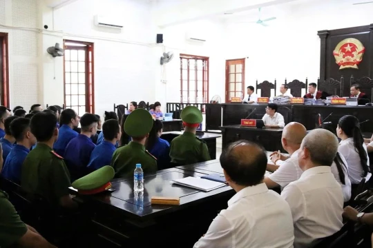 48 bị cáo trong đường dây lừa đảo có tổ chức hầu tòa