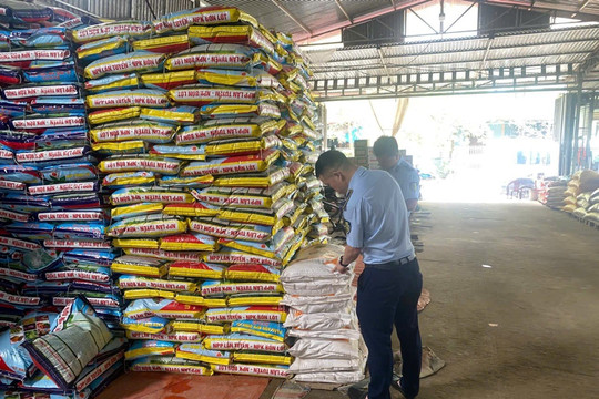 Xử phạt 5 cơ sở kinh doanh vật tư nông nghiệp tại Sơn La