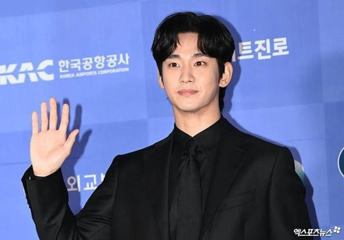 Kim Soo Hyun chuẩn bị tái xuất sau thời gian dài tạm dừng do vướng ồn ào