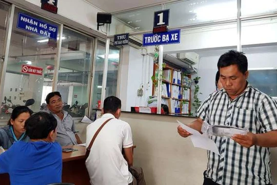 Đề xuất giảm lệ phí trước bạ, miễn nhiều khoản phí cho công dân số