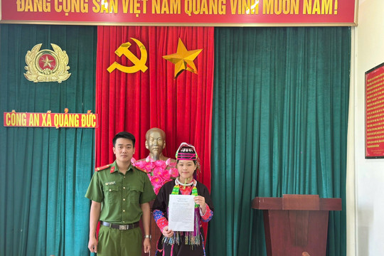 Nữ sinh dân tộc Dao viết đơn tình nguyện tham gia nghĩa vụ Công an nhân dân