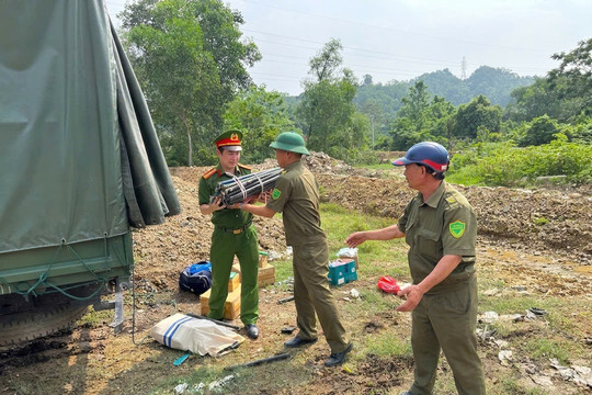 Tiêu hủy hàng trăm khẩu súng, công cụ hỗ trợ