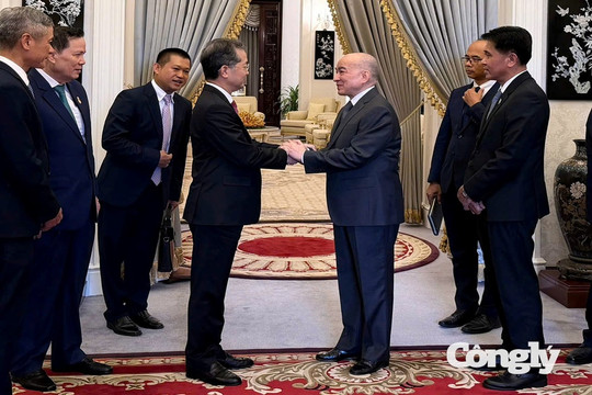 Chánh án Tòa án nhân dân tối cao Nguyễn Văn Quảng diện kiến Quốc vương Campuchia Norodom Sihamoni