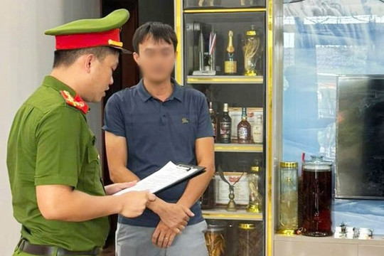 Lợi dụng ranh giới đấu giá để khai thác trái phép đất sét