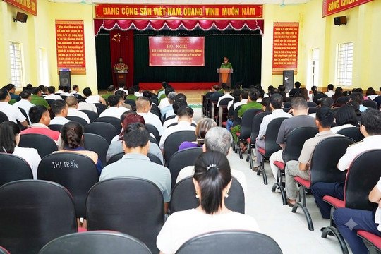 Công an tỉnh Sơn La kết nối thiết bị truyền tin báo cháy tại cơ sở