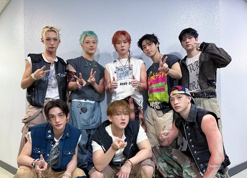 Stray Kids lập kỷ lục mới trên Billboard
