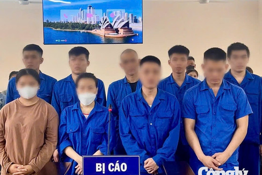 Nhiều lần mua bán, tổ chức sử dụng ma túy, 9 bị cáo hầu tòa