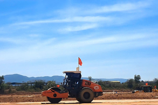Giám đốc Ban Quản lý dự án chịu trách nhiệm nếu chậm tiến độ đường băng số 2 sân bay Phù Cát