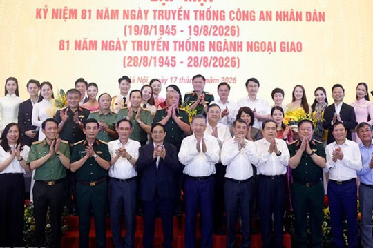 Tổng Bí thư, Chủ tịch nước dự buổi gặp mặt kỷ niệm nhân dịp Ngày truyền thống ngành công an và ngành ngoại giao