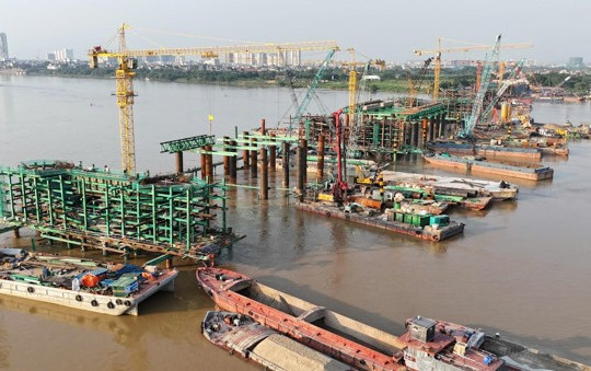 Cầu Trần Hưng Đạo: Thành công vượt lũ, dựng vòm thép chỉ sau 8 tháng khởi công