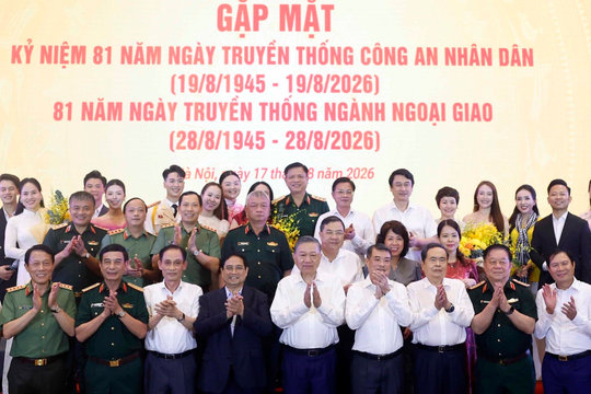 Tổng Bí thư, Chủ tịch nước dự buổi gặp mặt kỷ niệm nhân dịp Ngày truyền thống ngành công an và ngành ngoại giao