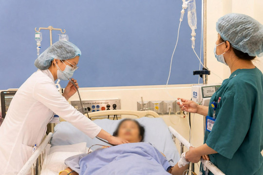 Làm việc dưới nắng, người phụ nữ bất tỉnh vì sốc nhiệt