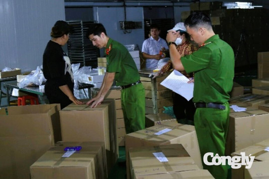 Triệt phá đường dây sản xuất, buôn bán thịt khô bò giả quy mô lớn