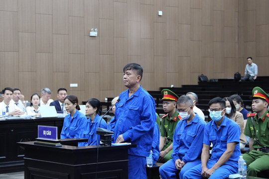 Cựu Thứ trưởng Nguyễn Bá Hoan thừa nhận nhận hơn 5,7 tỷ đồng, xin lại tiền dư để trả nợ