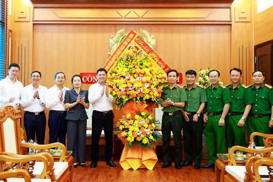 Lãnh đạo tỉnh Bắc Ninh thăm, chúc mừng lực lượng Công an nhân ngày truyền thống