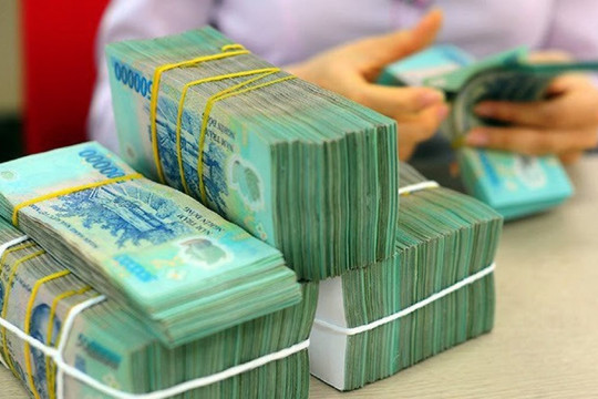 Lãi suất tiết kiệm bình quân tháng 7 tiếp tục tăng nhẹ