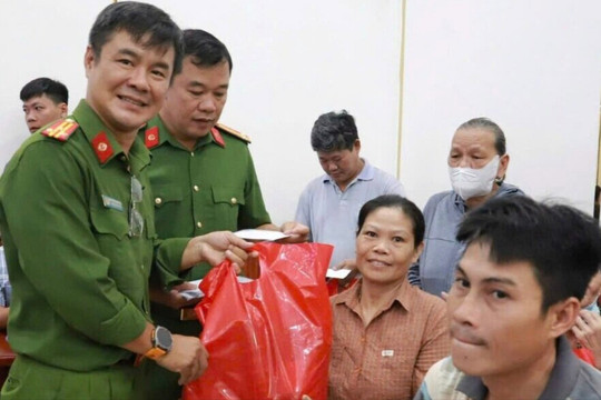 Công an xã Vĩnh Lộc xây dựng địa phương ngày càng bình yên, an toàn, văn minh, nghĩa tình