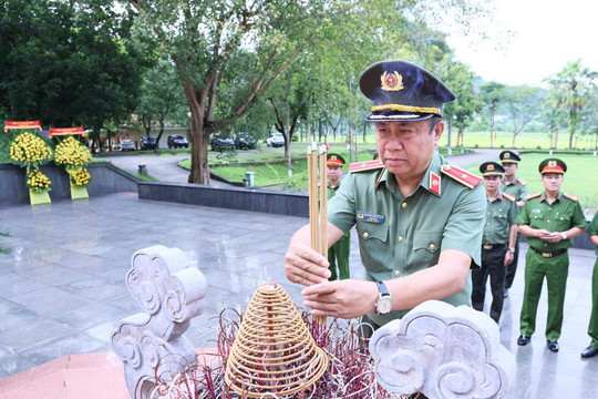 Công an Tuyên Quang kỷ niệm 81 năm ngày truyền thống