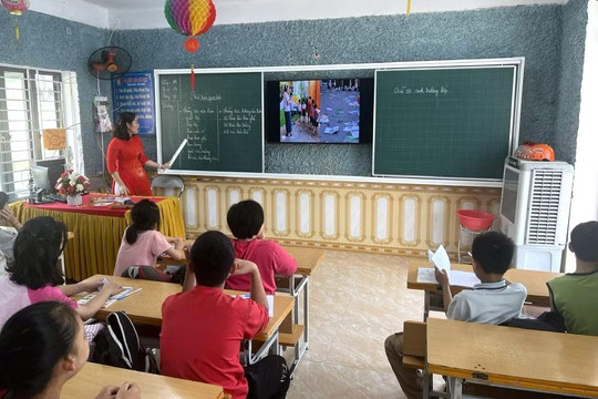 Nghệ An chi trả chế độ cho giáo viên dạy trẻ khuyết tật