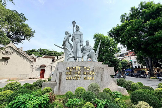 Hà Nội dự kiến di dời tượng đài "Quyết tử để Tổ quốc quyết sinh"