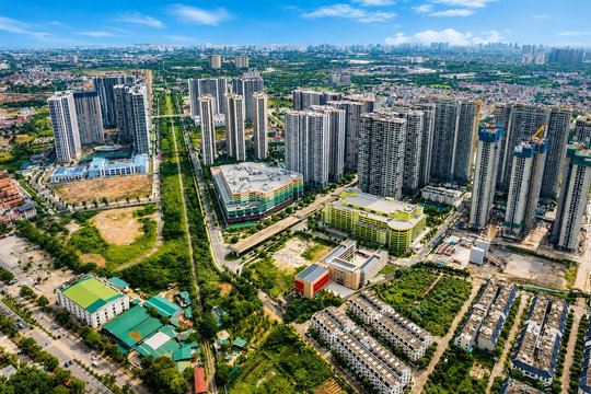 Các công ty môi giới tập trung đa nền tảng, đẩy mạnh công nghệ