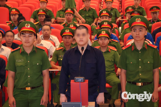 Xét xử chuyên án VN10: Nguyễn Trung Hiếu thừa nhận rủ rê, góp tiền mua ma túy