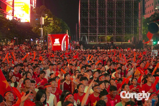 TP.HCM không ngủ sau chiến thắng 2-0 trước Thái Lan