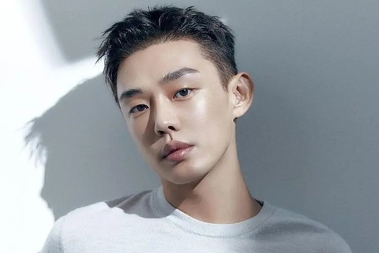 Yoo Ah In ký hợp đồng với BILLIONS, chuẩn bị trở lại màn ảnh