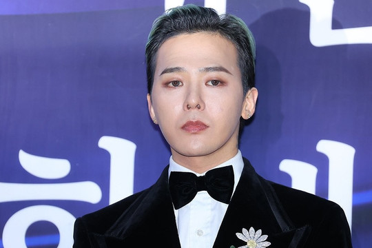 G-Dragon gây bất ngờ khi tiết lộ không biết dùng app ngân hàng trên điện thoại