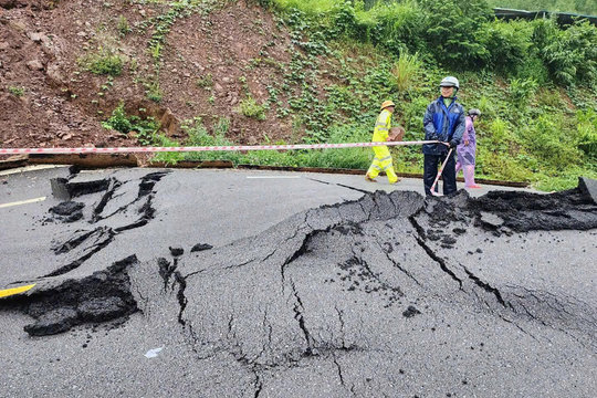 Ô tô từ Quảng Ninh đi Lạng Sơn phải đổi lộ trình sau bão số 4