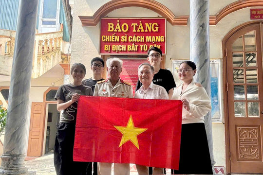 Người "gác ký ức" của những năm tháng ngục tù