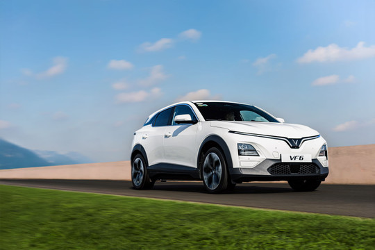 VinFast VF 6 “giải nhiệt” những hành trình mùa hè gia đình Việt