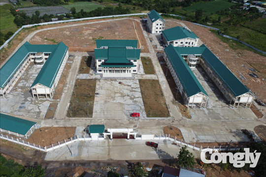 Mục sở thị trường học hiện đại nơi biên giới