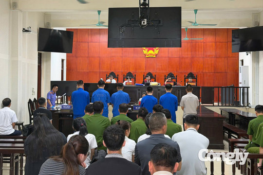 Xét xử nhóm công nhân tuồn bạc dạng keo tiền tỷ khỏi nhà máy