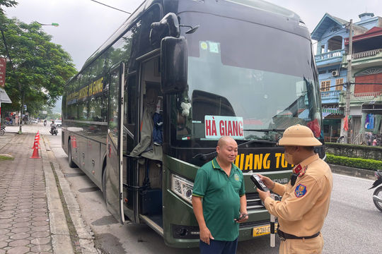 Quảng Ninh tổng kiểm soát phương tiện kinh doanh vận tải