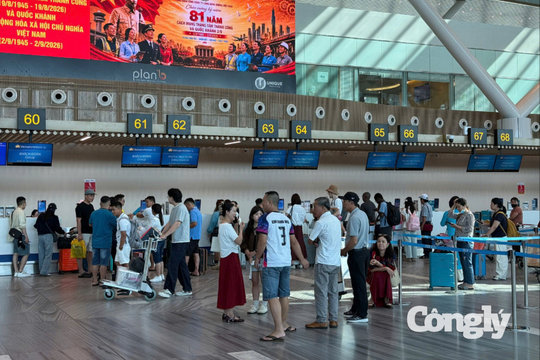 Sân bay Tân Sơn Nhất dự kiến đón 130.000 hành khách/ngày dịp Quốc khánh