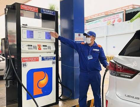 Giá xăng dầu đảo chiều, giảm nhẹ