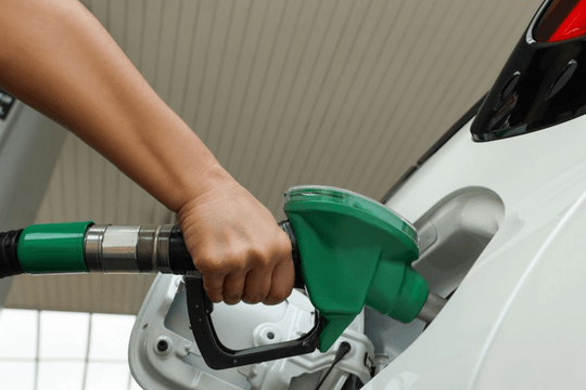 Giá xăng dầu quay đầu giảm, dầu diesel giảm gần 500 đồng/lít