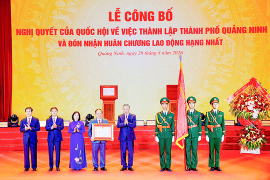 Tổng Bí thư, Chủ tịch nước Tô Lâm dự Lễ công bố Nghị quyết thành lập thành phố Quảng Ninh và đón nhận Huân chương Lao động hạng Nhất