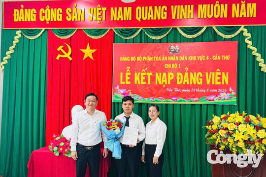 Đảng bộ bộ phận TAND khu vực 4 – Cần Thơ kết nạp đảng viên mới