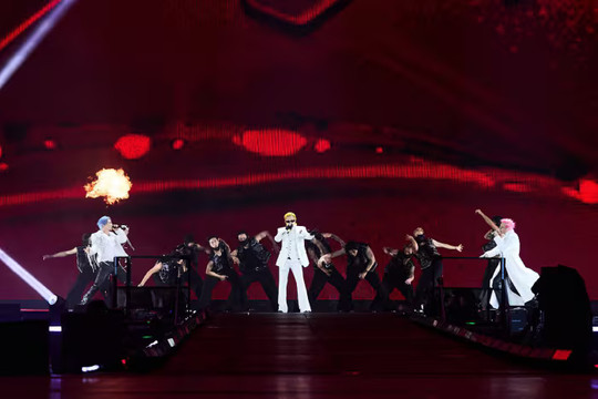 Concert BigBang bị khiếu nại vì khán giả không thể nhìn rõ sân khấu