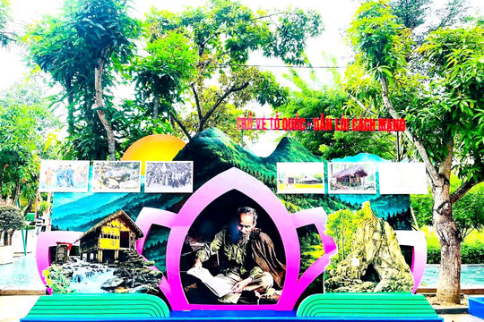 Theo chân Bác giữa mùa Thu lịch sử