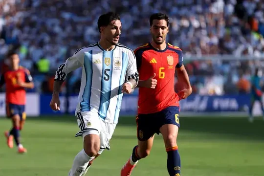 Paredes chỉ trích án phạt cấm thi đấu 10 trận của FIFA sau vụ ẩu đả trong trận chung kết World Cup