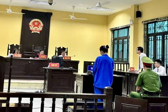 Con gái đánh đập mẹ ruột vì những mâu thuẫn nhỏ nhặt