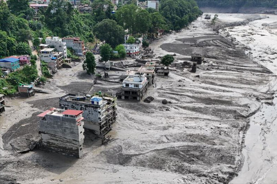 Khi dãy Himalaya tan băng, thảm họa thành chuyện "bình thường mới"?