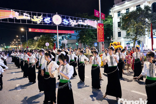 Điện biên rộn ràng Carnaval “Vũ điệu đường phố”