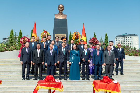 Khánh thành tượng đài Chủ tịch Hồ Chí Minh tại Thủ đô Kyrgyzstan