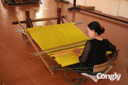 Làng dệt thổ cẩm Mỹ Nghiệp: Giữ nghề từ những sợi chỉ