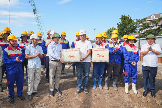 Bí thư Hải Phòng kiểm tra 5 dự án giao thông trọng điểm thi công xuyên lễ